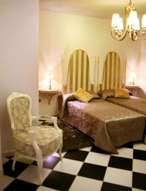 Гостиница Hostal Mesón Castilla  Сигуэнса